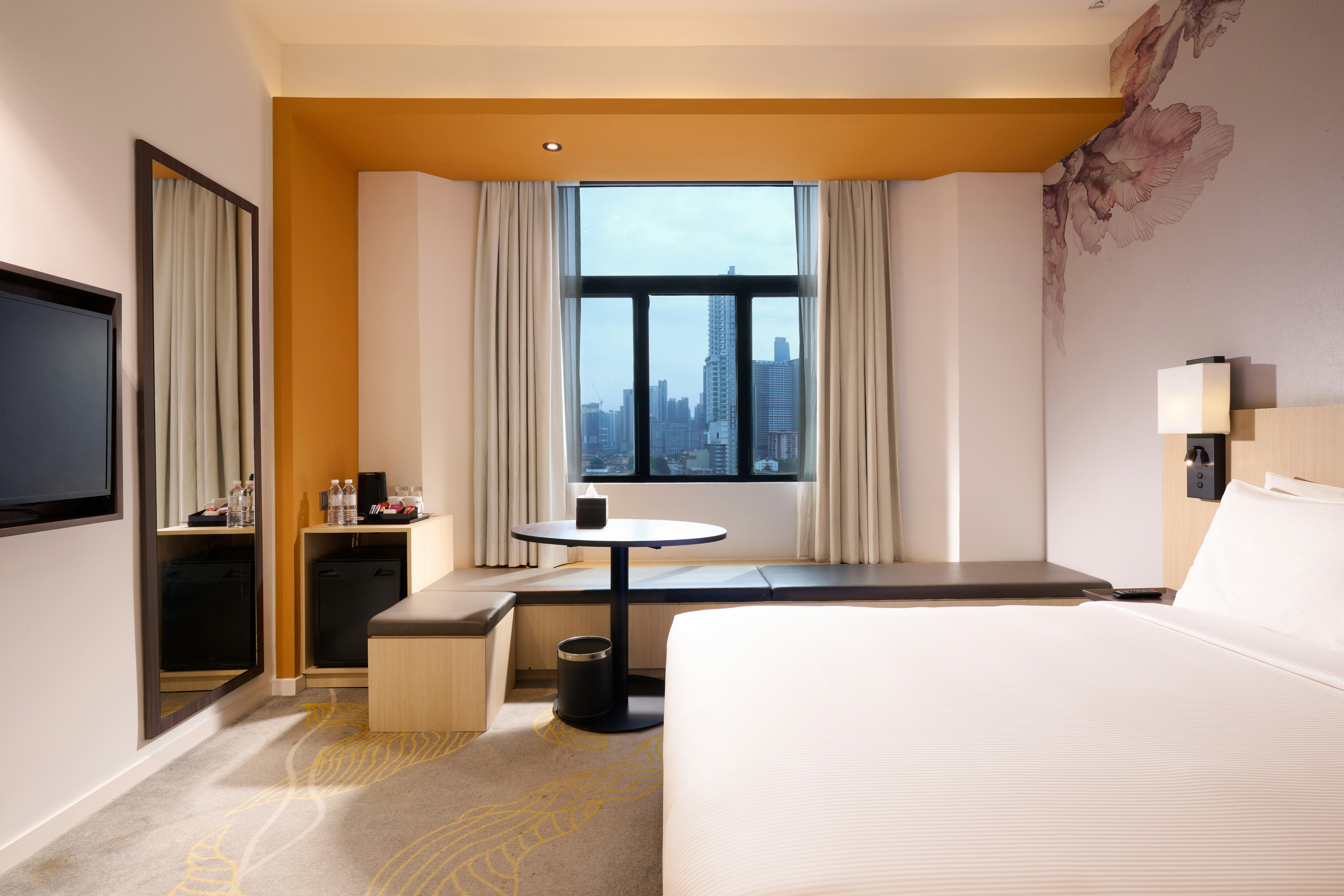GUEST ROOM, QUEEN BED