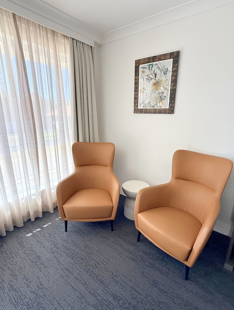 BATHURST MOTOR INN 41/59