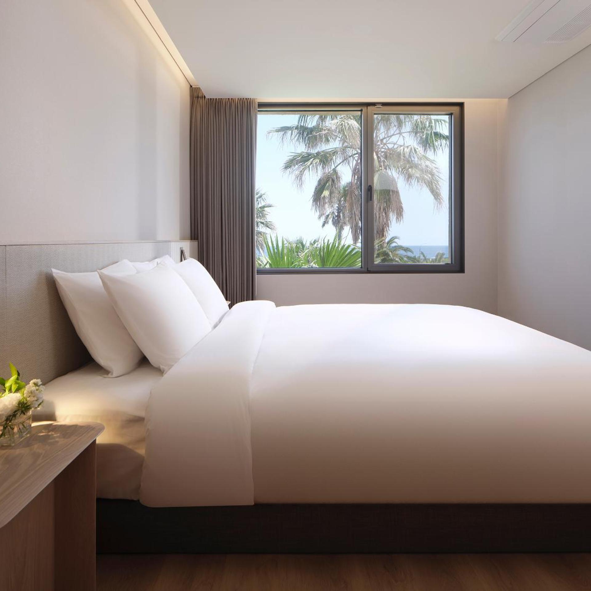 Grand, Ocean, Resort, Suite, King Bed