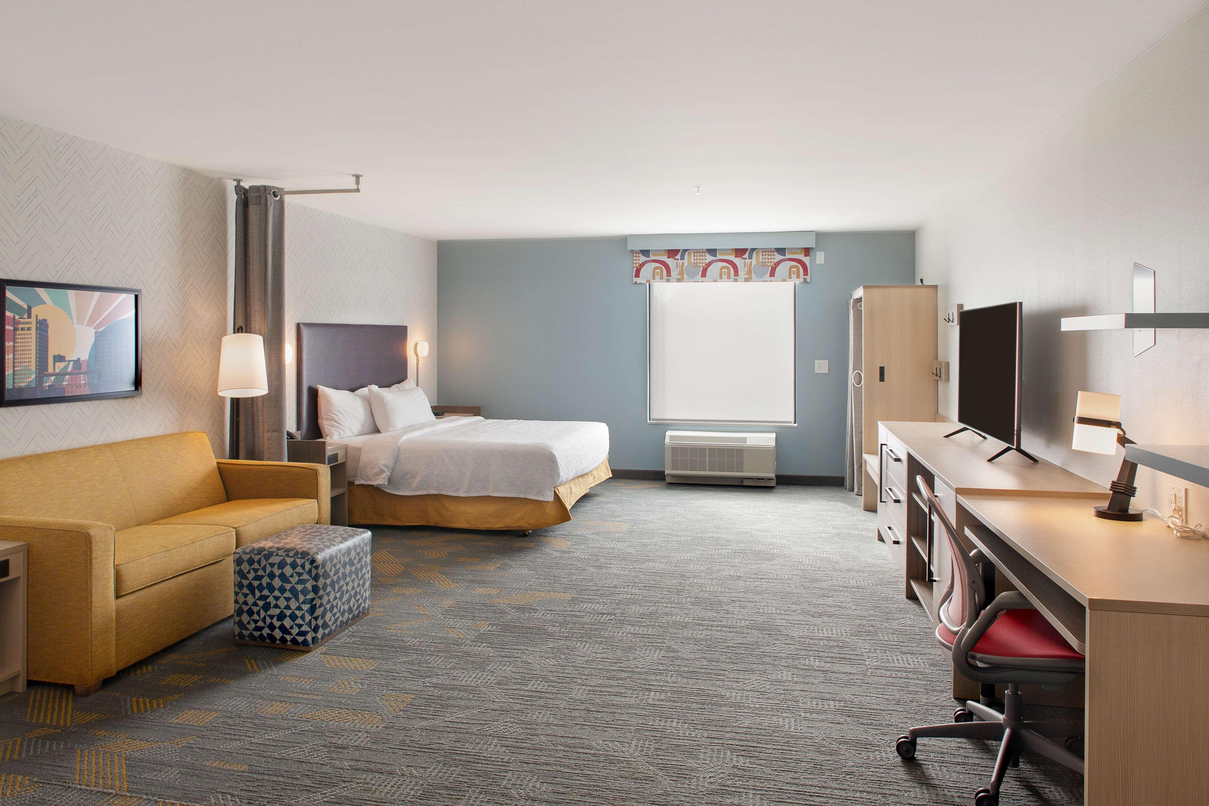 1 BEDROOM, SUITE, KING BED, ACCESSIBLE