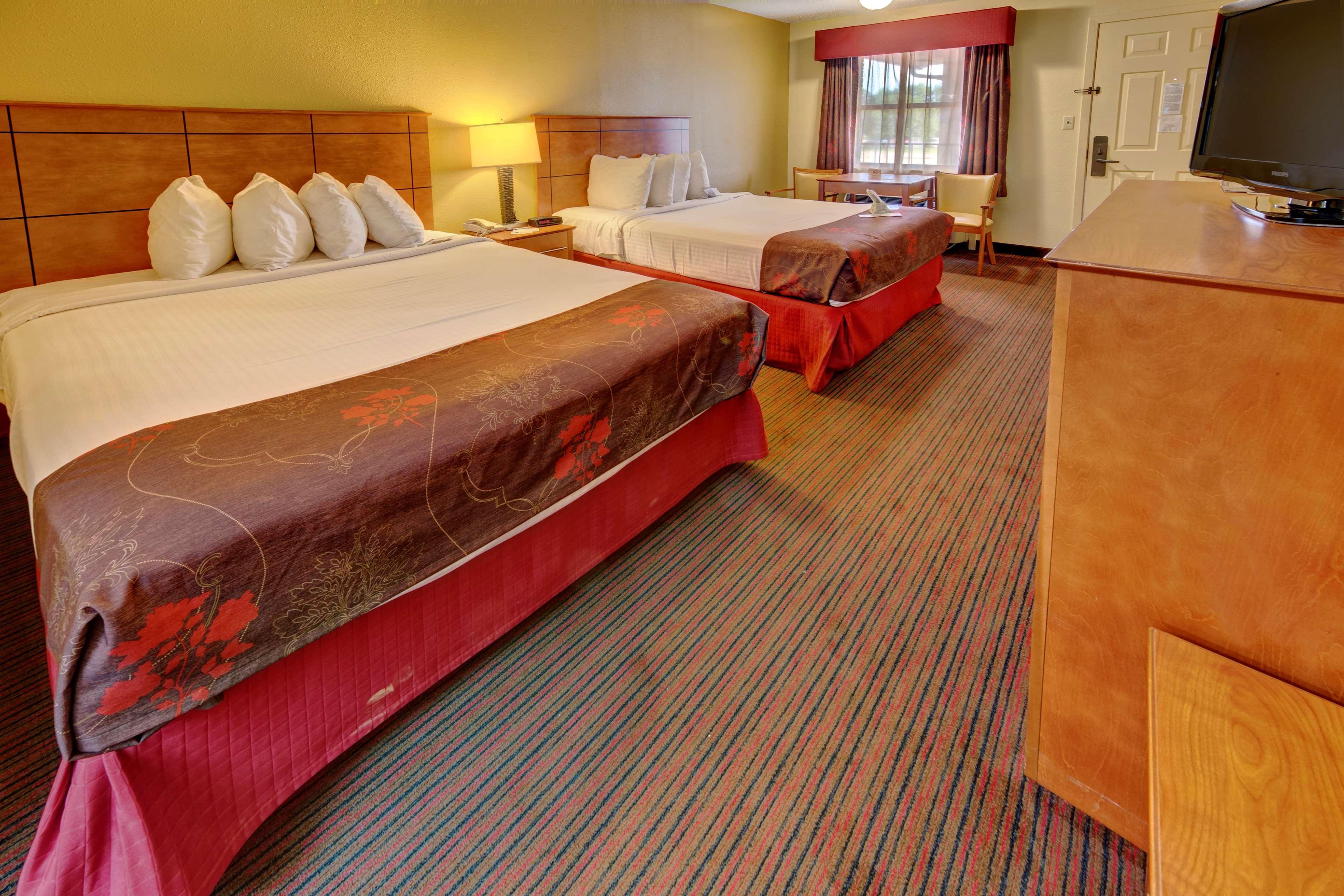2 Bedrooms, Suite