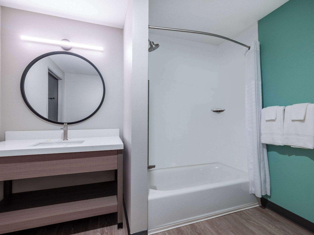 ECHO Suites Extended Stay by Wyndham 30/30