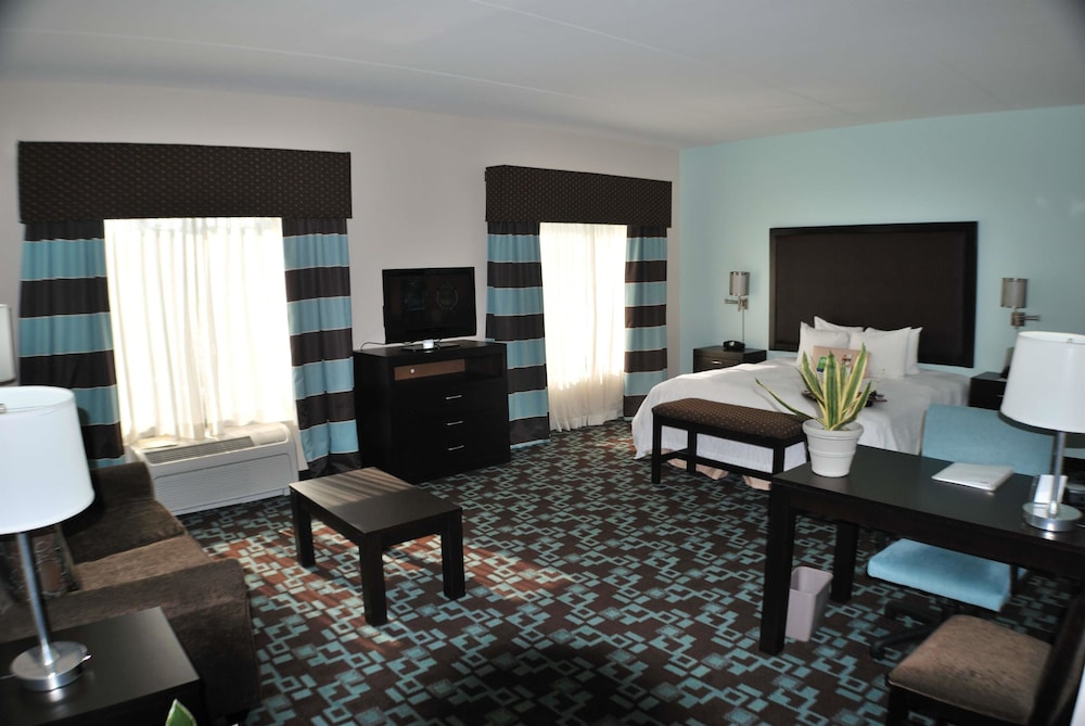 Hampton Inn & Suites Nashville @ Opryland 38/56