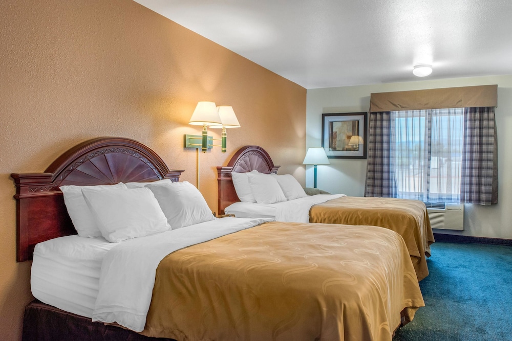 Helena Inn Airport 13/34