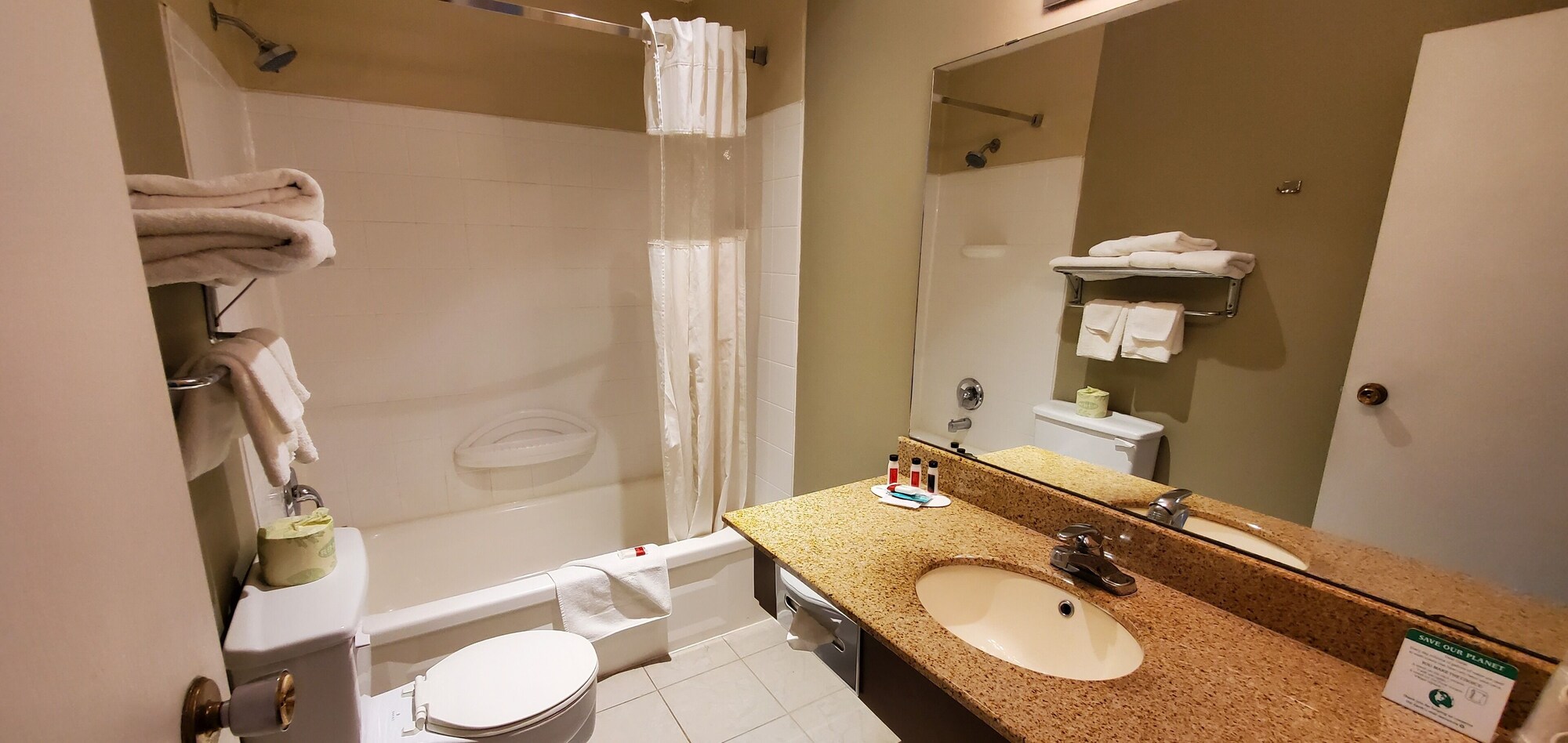 غرفة قياسية بسرير كوين، Grand Forks Inn 3/3