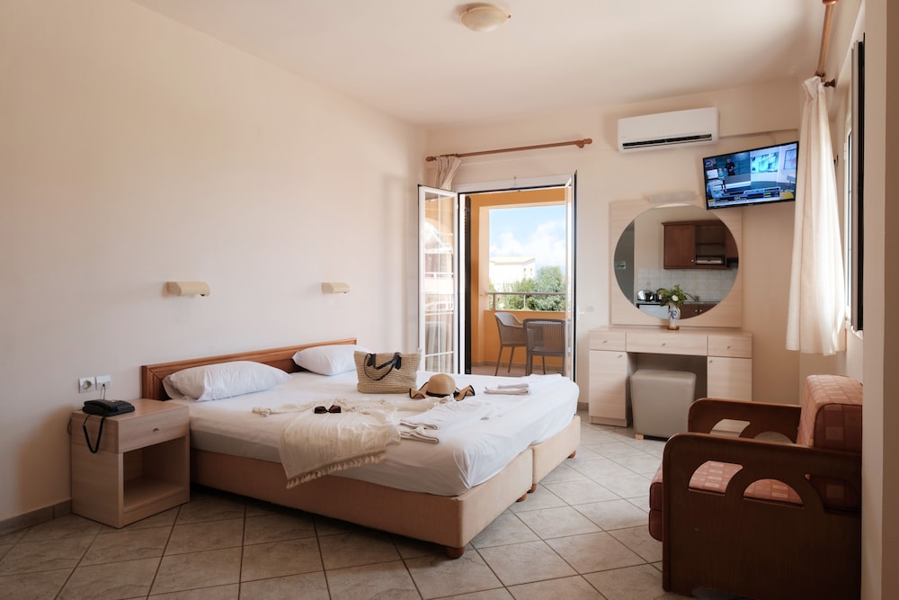 Canal D Amour Apartments 12/47