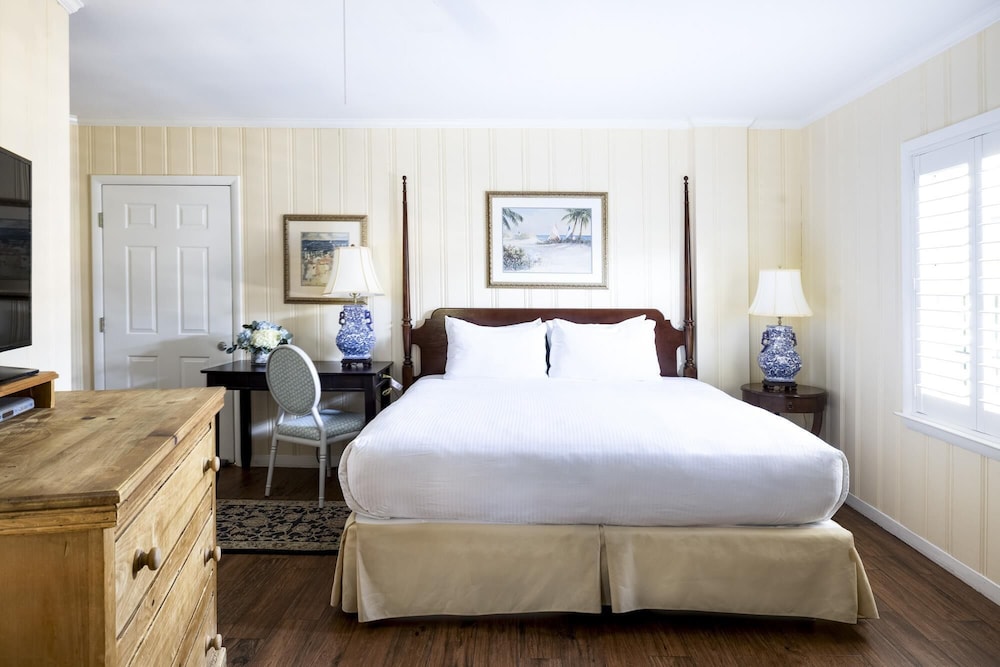 Garden, King Bed