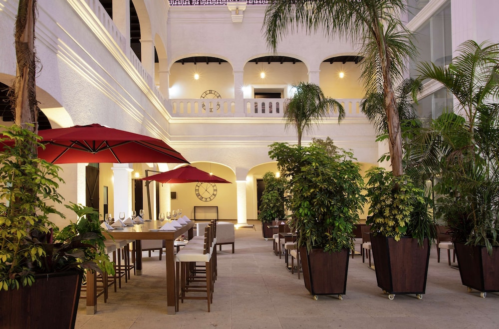 DoubleTree by Hilton Toluca 64/80