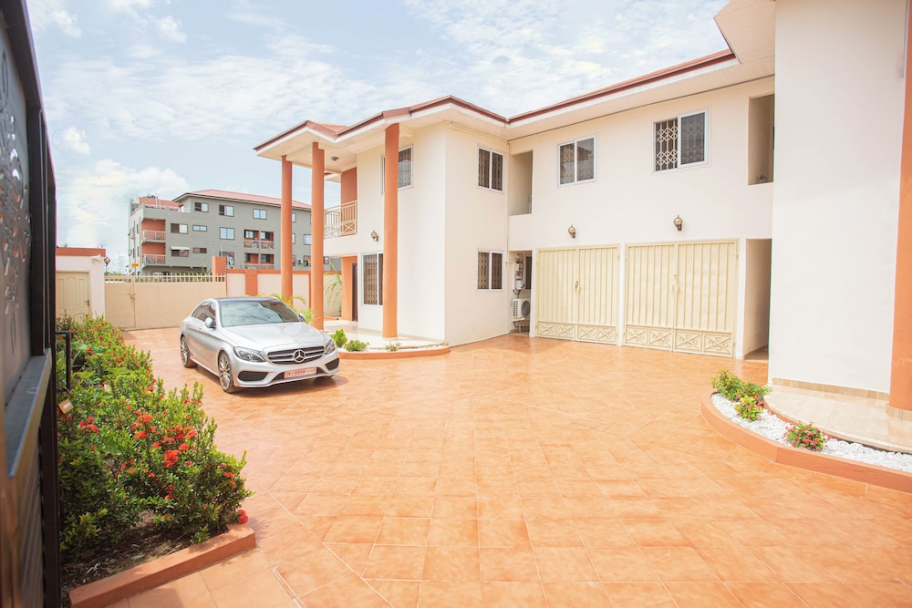 Accra Luxury Apartments 49/50