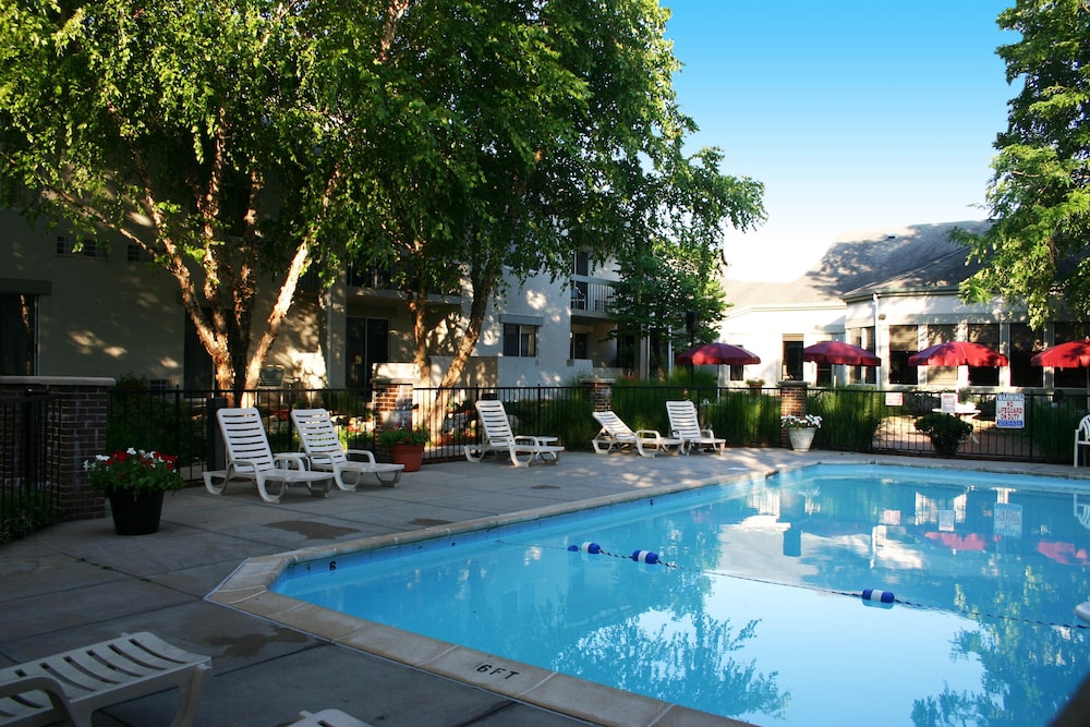 Endeavor Inn & Suites, Trademark Collection by Wyndham 6/55