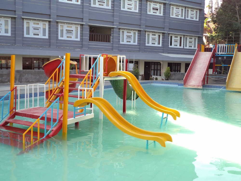 Grand City Batu Hotel 22/23