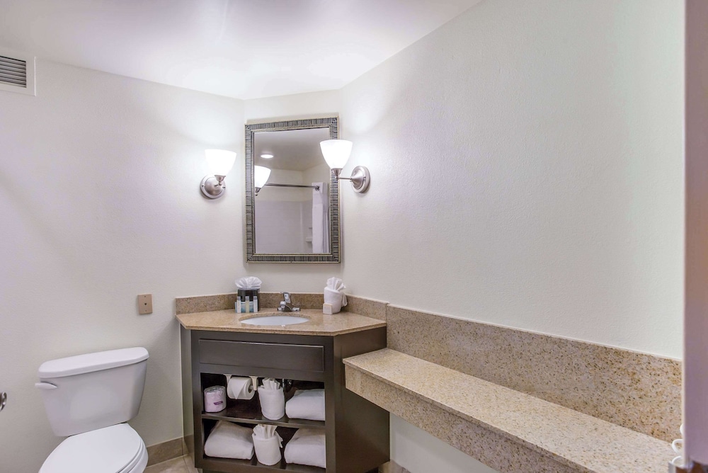Burrstone Inn, an Ascend Collection Hotel 54/55