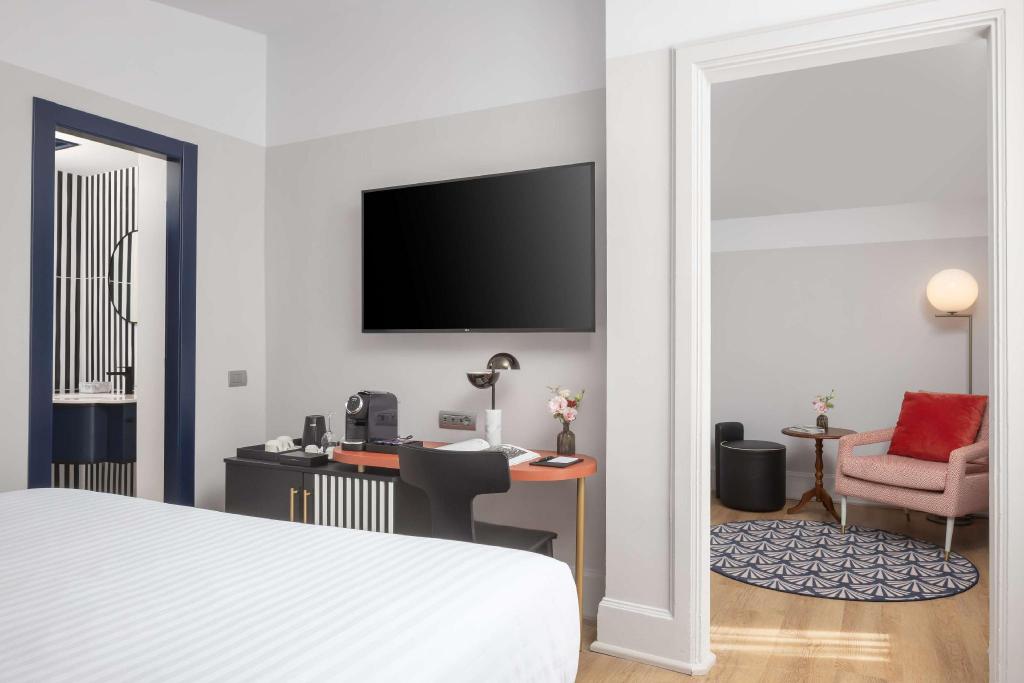 Deluxe, Suite, Double Bed