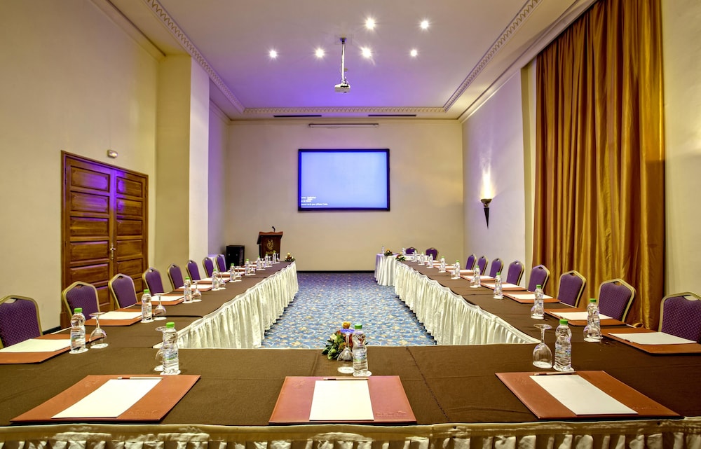 Palm Plaza Hotel And Spa 61/72