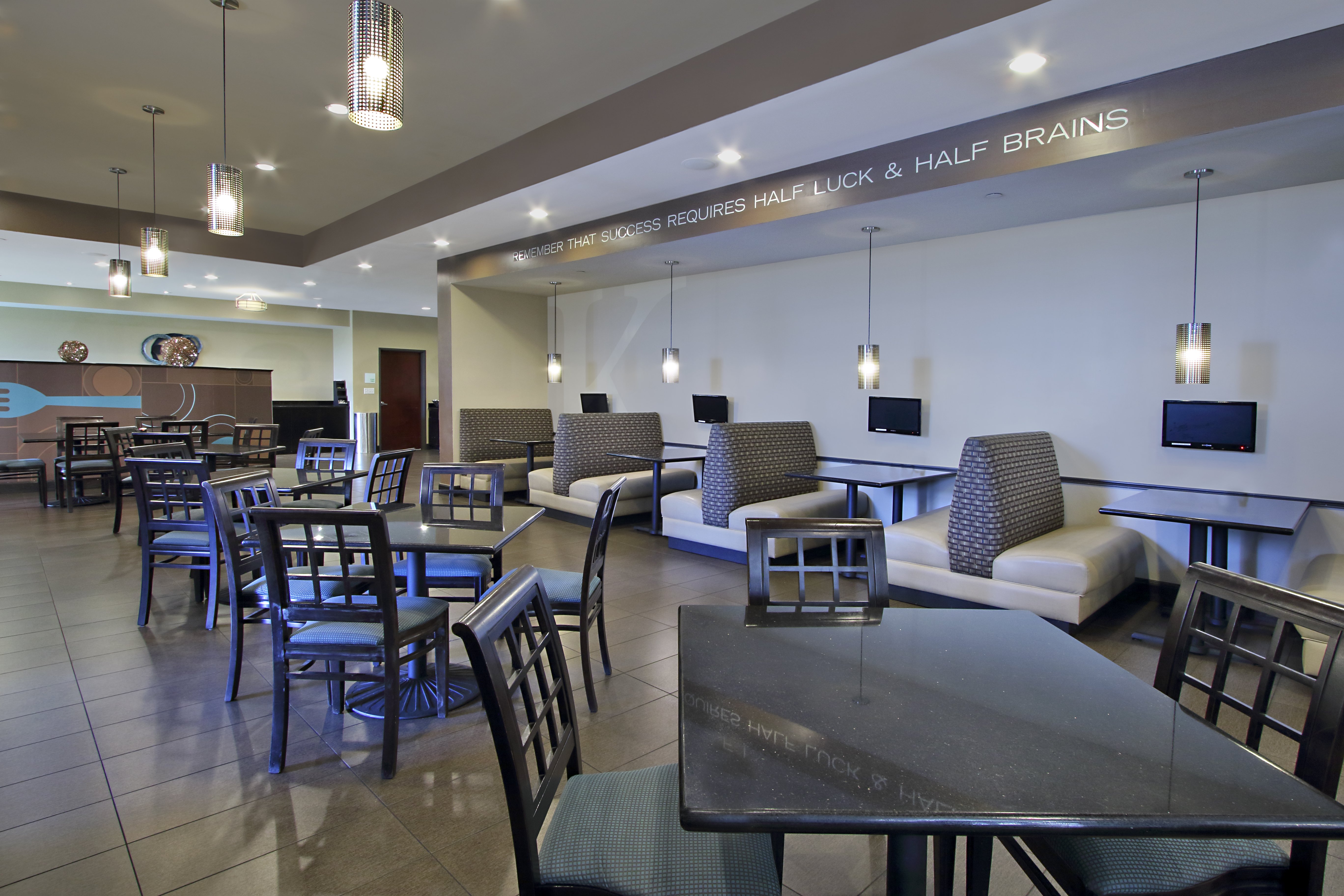 HOLIDAY INN HAMMOND 33/48