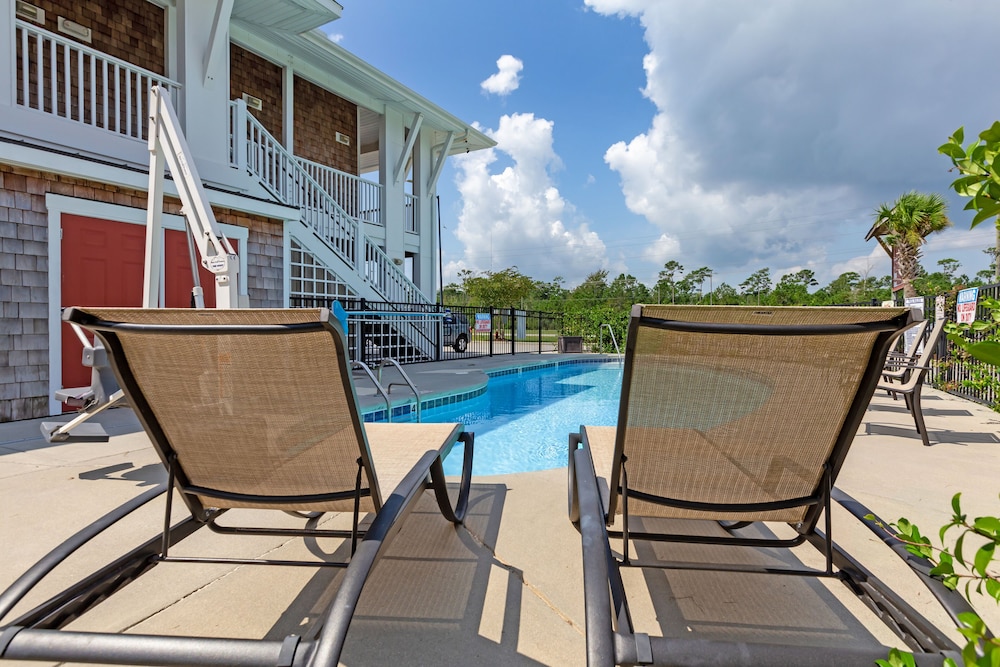 Topsail Shores Inn 47/67