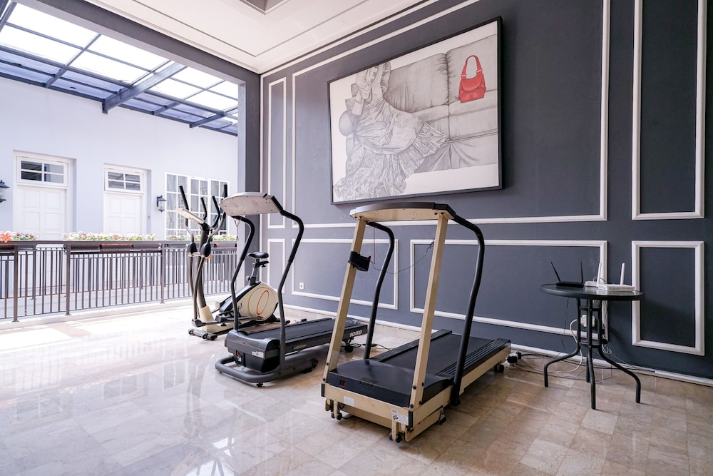 Reddoorz Premium Near Rs Pondok Indah 36/46