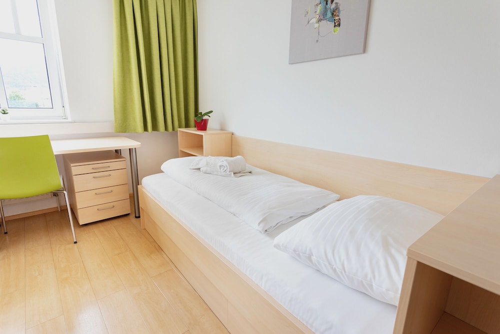 ROOM, TWIN BEDS, PRIVATE BATHROOM
