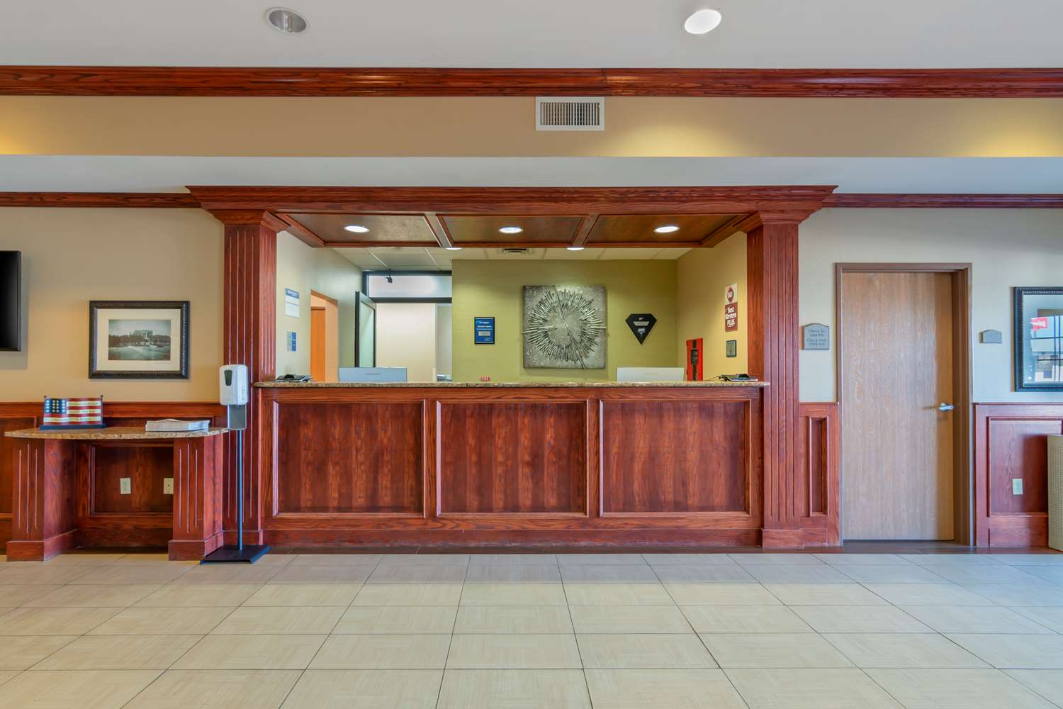 Best Western Plus Butterfield Inn 10/44