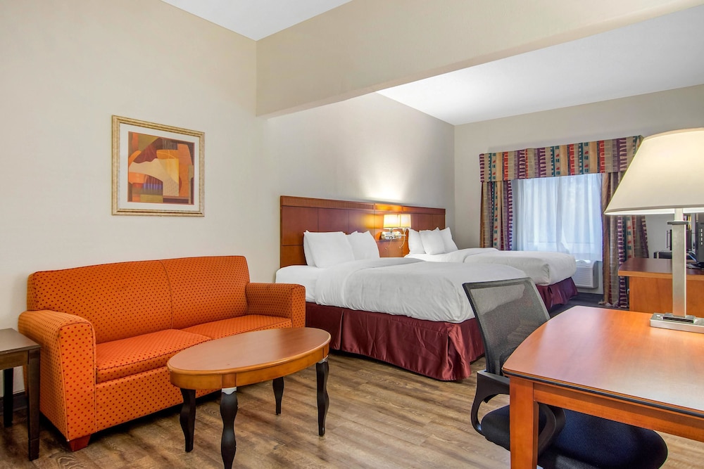 Spark by Hilton Duluth 17/43
