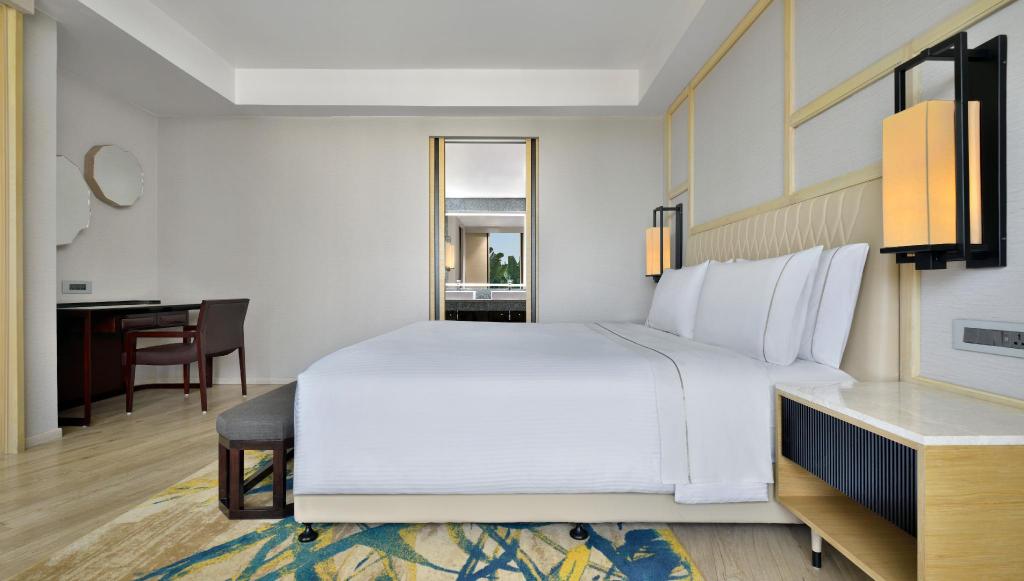 Penthouse Suite, King Bed
