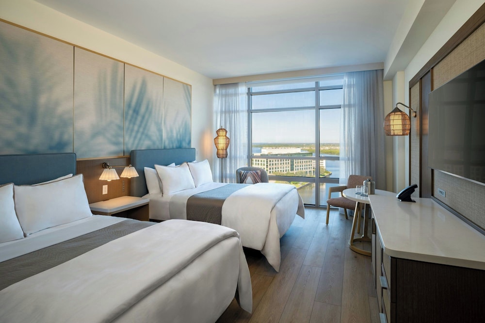 Room, 2 Queen Beds, Partial Bay View, Accessible