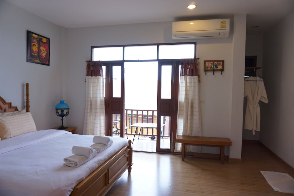 Sri Chiangkhan Hotel 9/44
