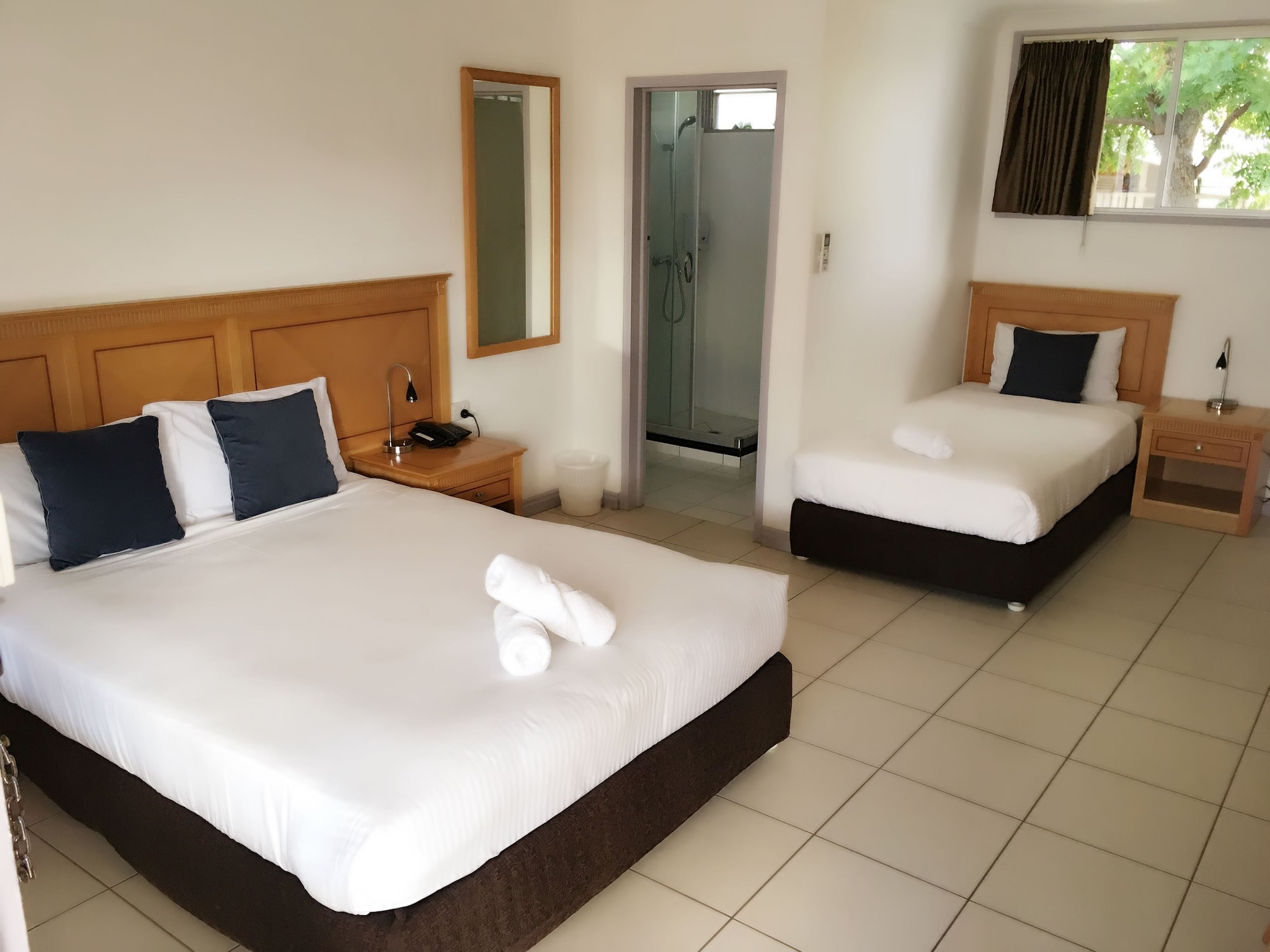 STANDARD, 1 QUEEN AND 1 SINGLE BED