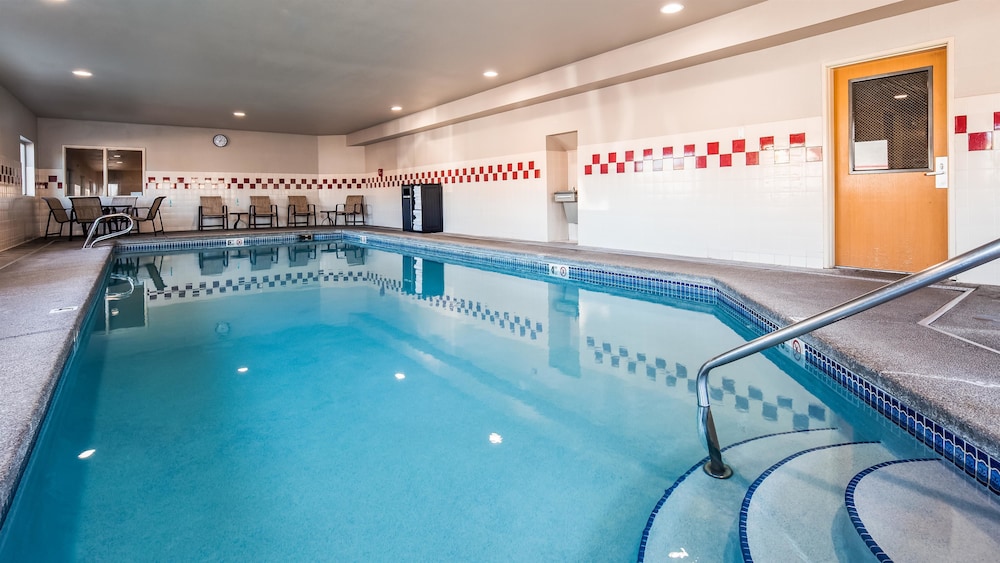 Best Western Plus Peppertree Airport Inn 33/57