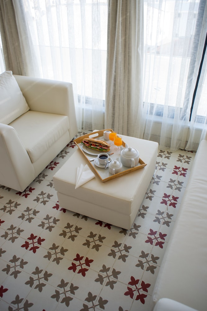 Wame Suite Hotel 52/85