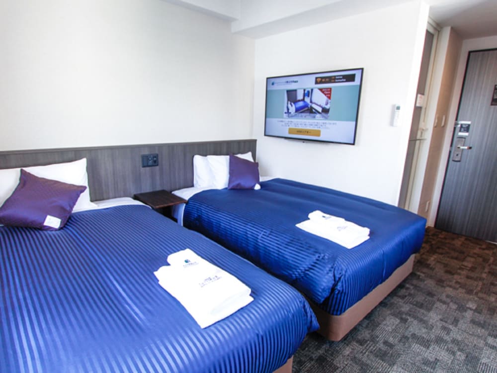 ROOM, TWIN BEDS