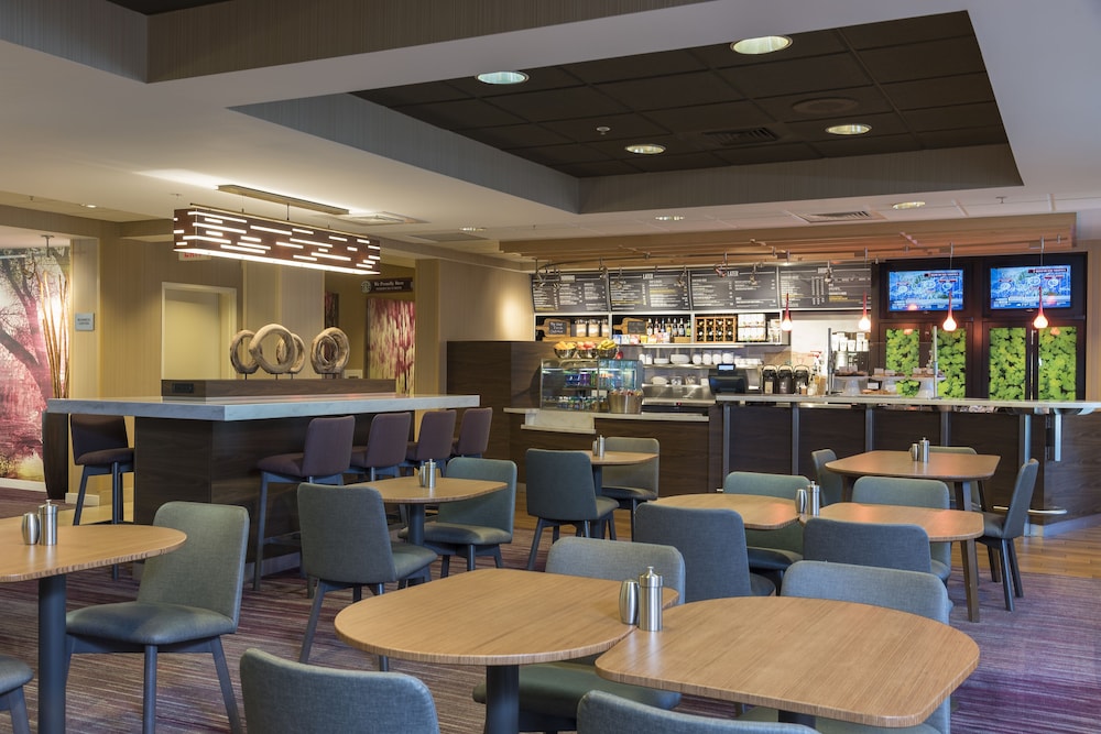 Courtyard By Marriott Traverse City 38/47