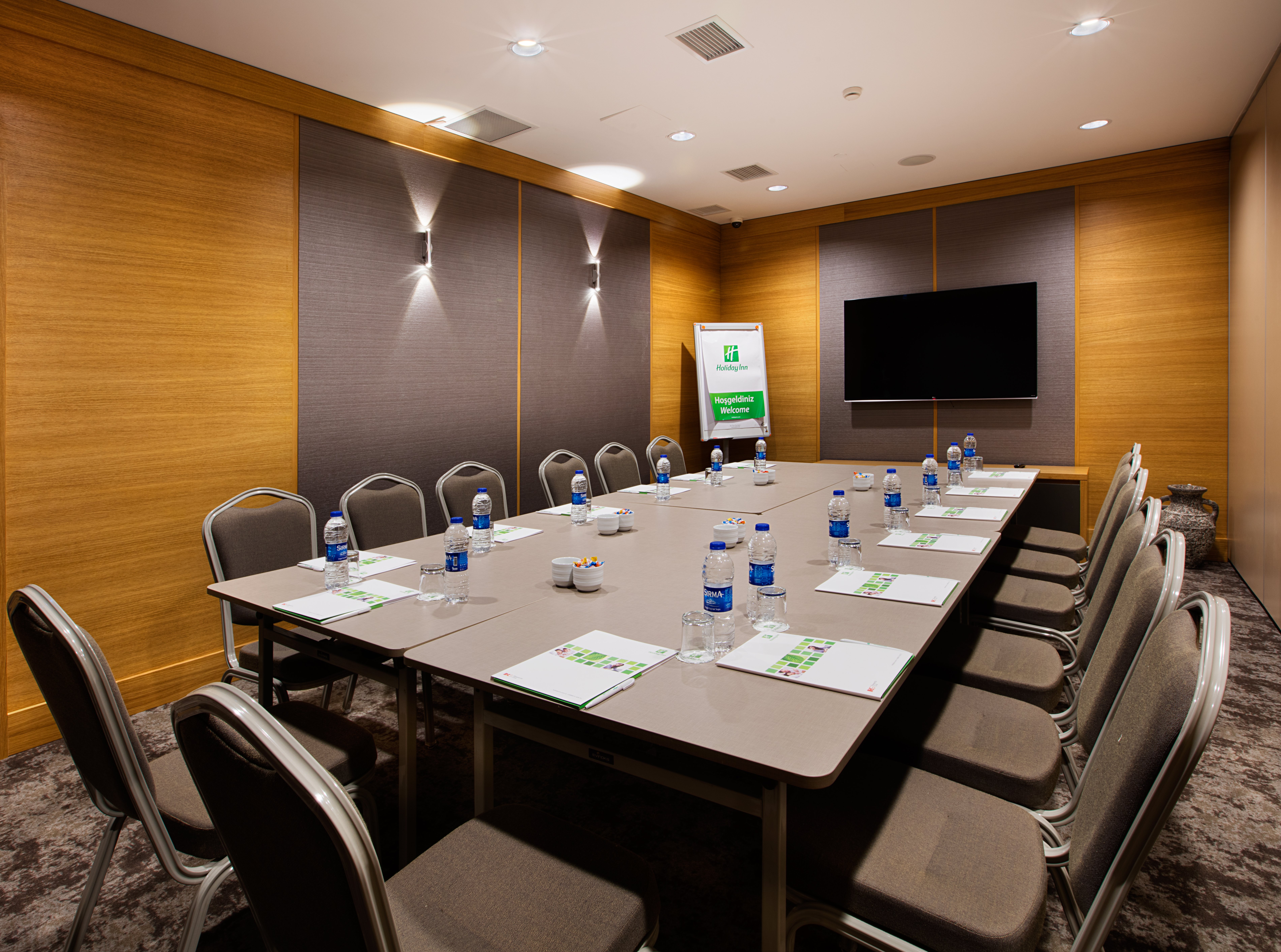 HOLIDAY INN ISTANBUL - KADIKOY 74/78