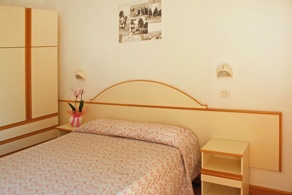 Hotel Silvia 10/36