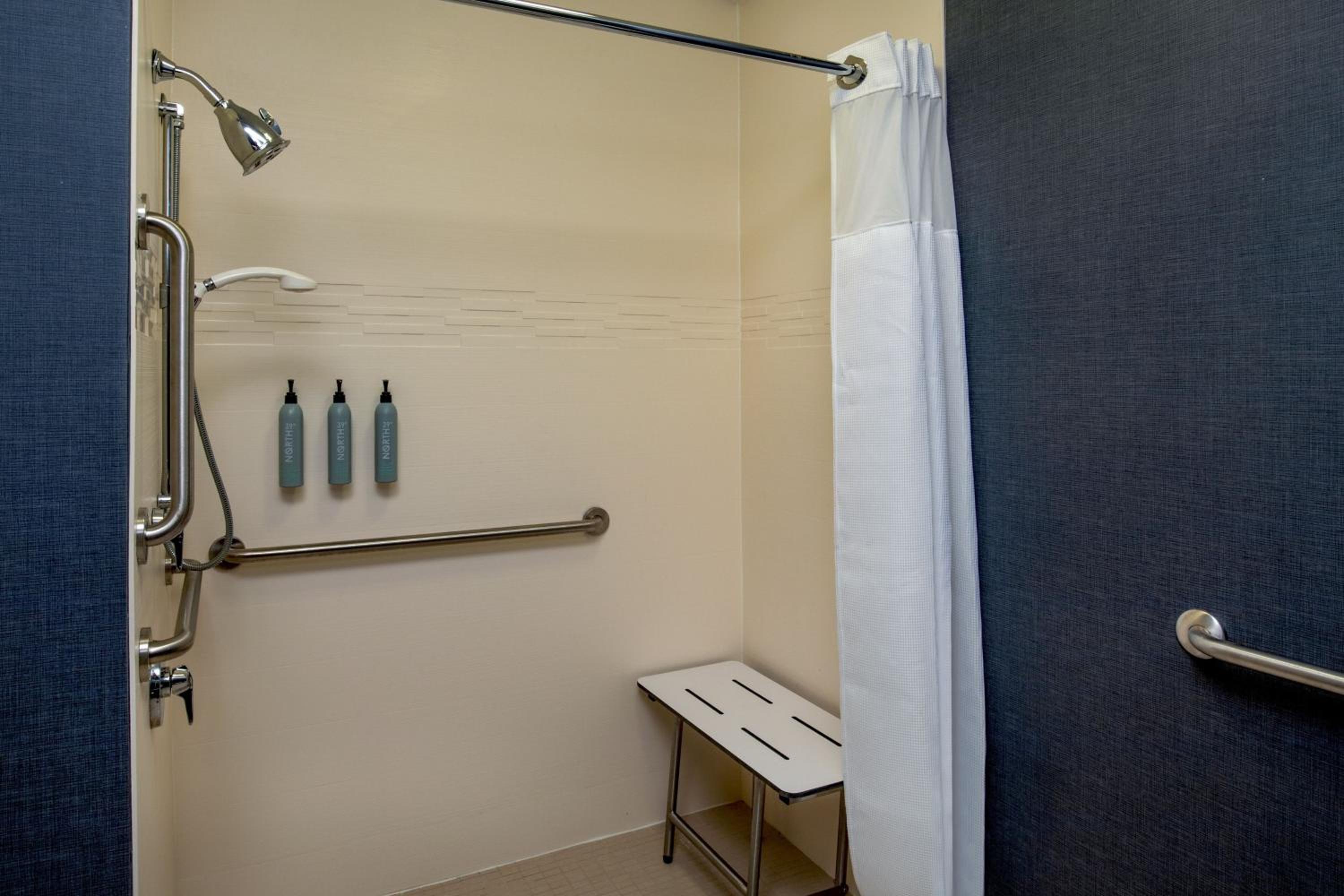 1 Bedroom, Space, Suite, 2 Queen Beds, Sofa, Living Area, Kitchen، Residence Inn Norfolk Airport 6/7