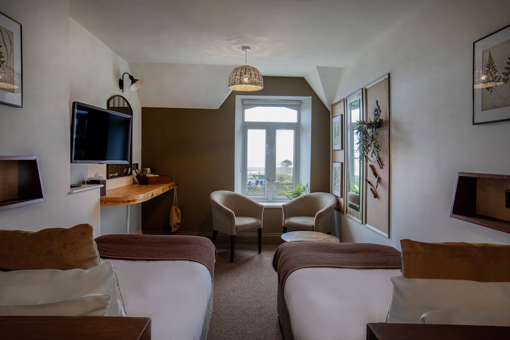 The Bath Hotel 42/61