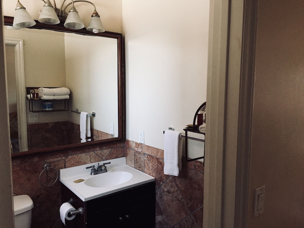 Shores Inn 49/50