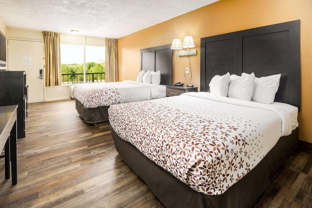Americana Inn a Travelodge by Wyndham 19/50