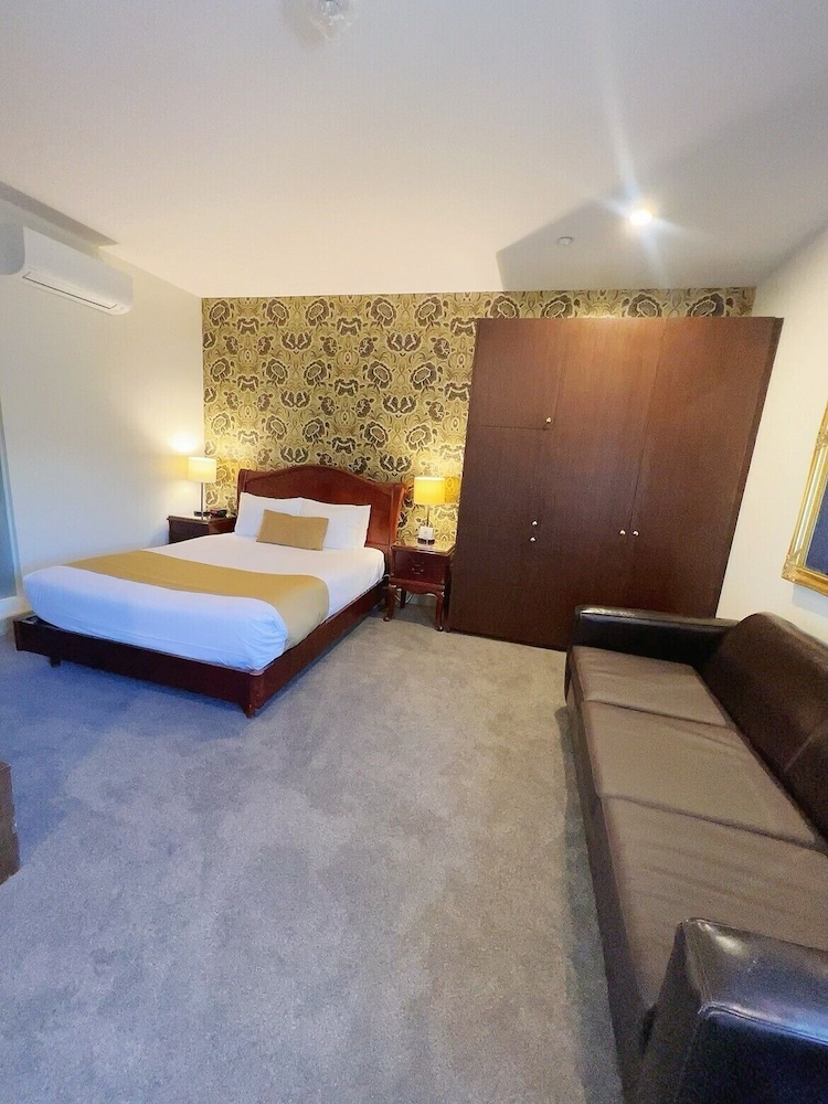 Quality Inn Heritage On Lydiard 30/52