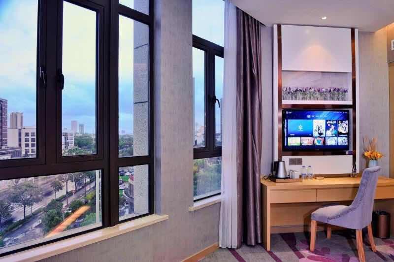 Lavande Hotels (Shanghai Jiading Xincheng Stadium) 86/93