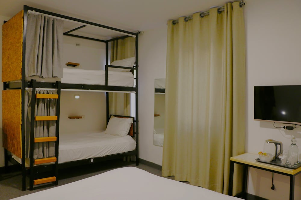 Nomads Hostel 8/34