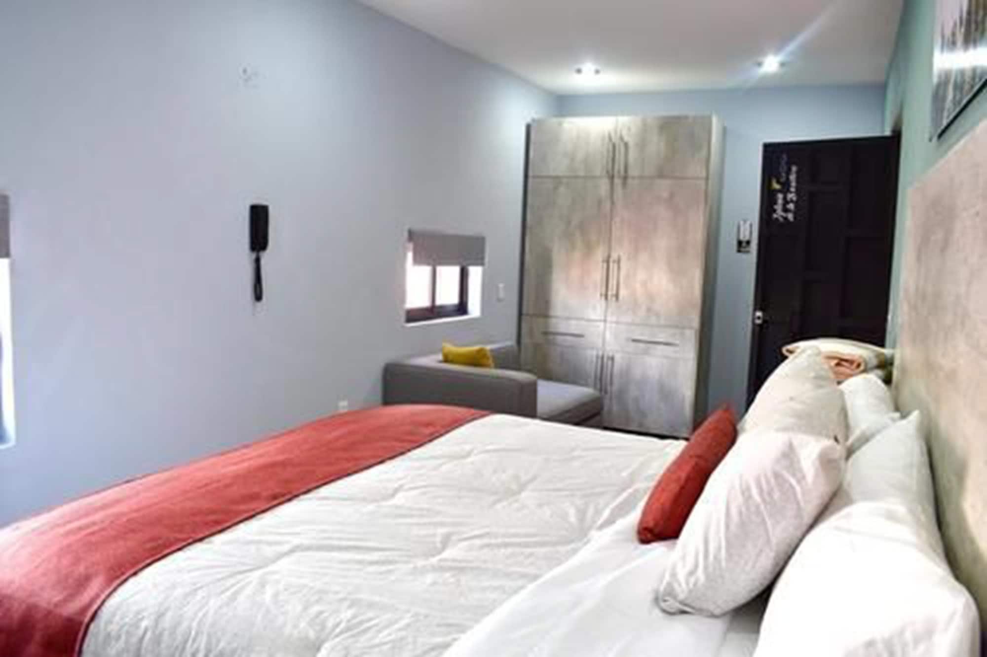 1 BEDROOM, PLUS, PREMIER