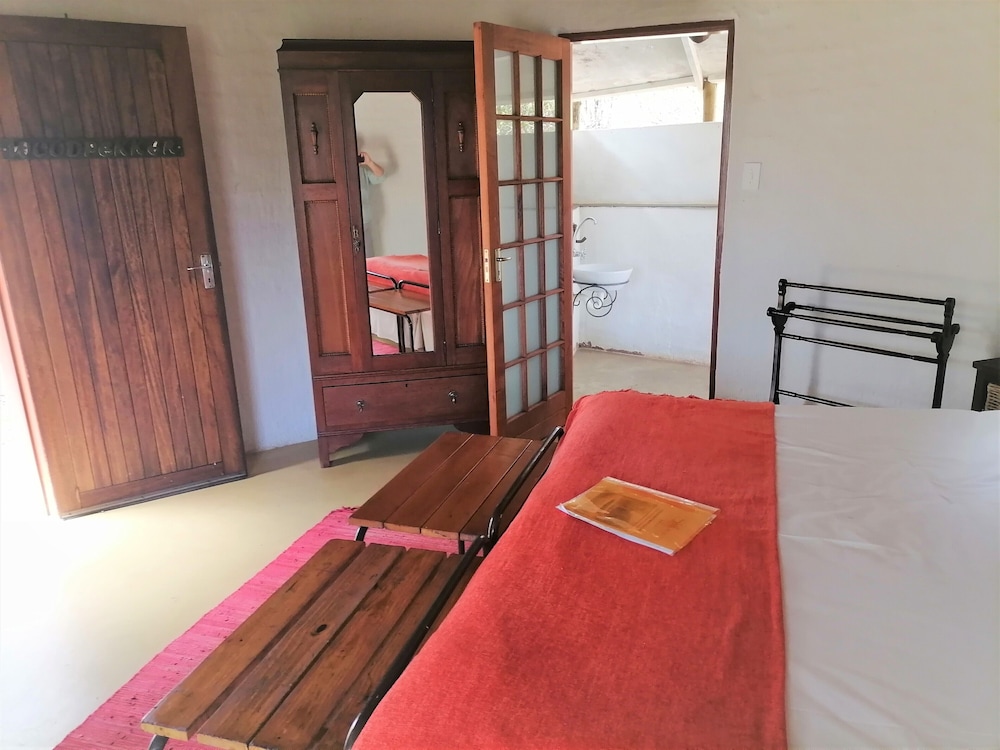 Shikwari Bush Lodge &amp; Pangolin Bush Camp 14/50