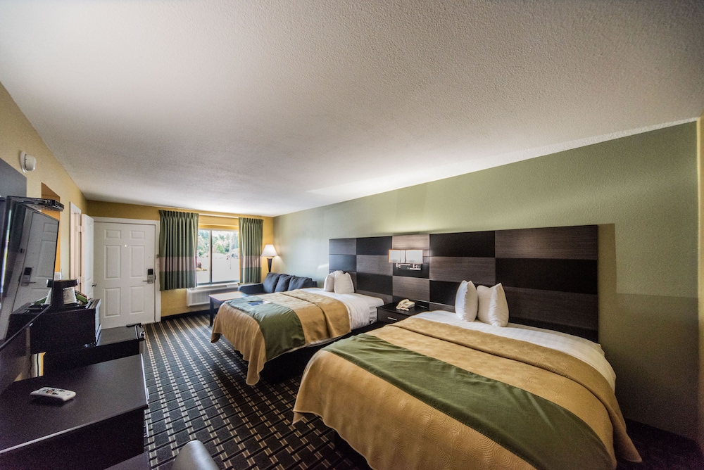 Relax Inn &amp; Suites 20/82