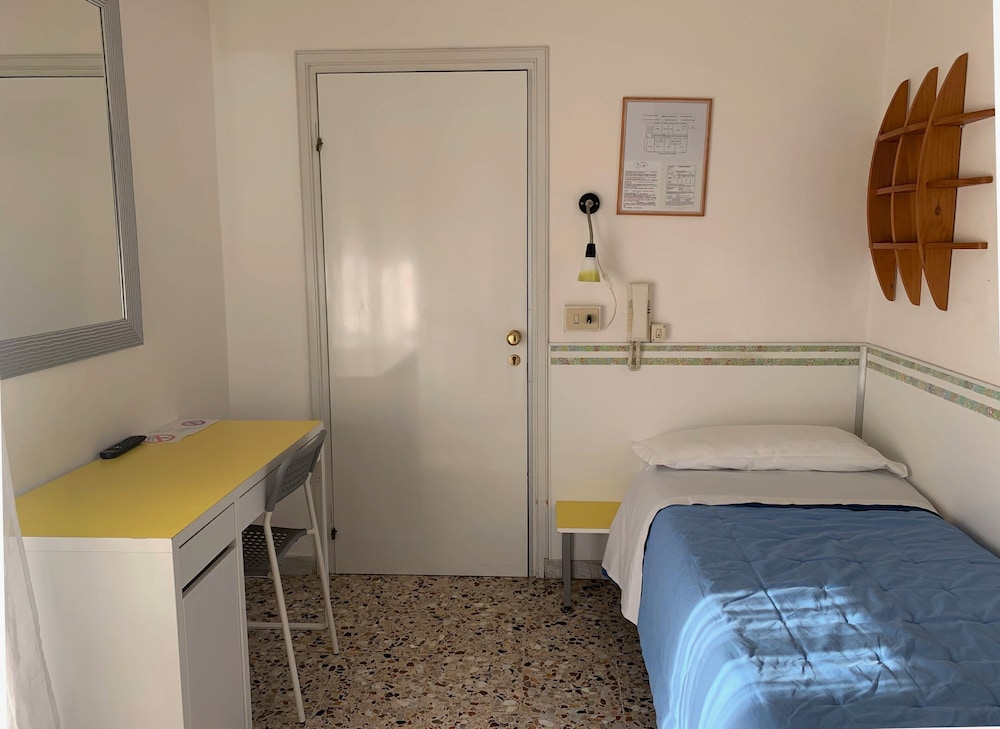Albergo Moderno 12/33