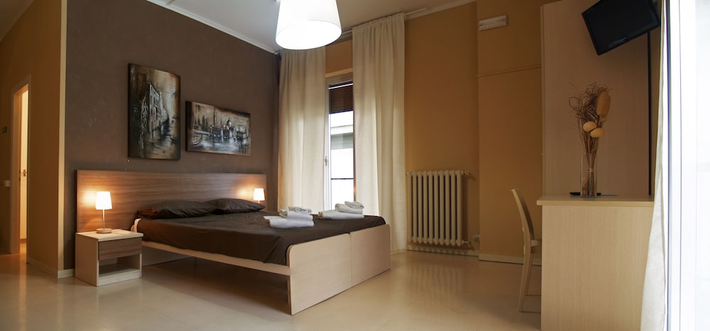 ROOM, TRIPLE