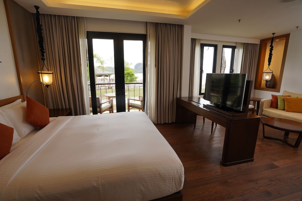 Bayu Suria Suite