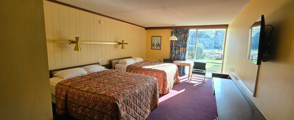 Premium 2 Full Beds Non-Smoking، Sunset Inn Manning I 95 2/5