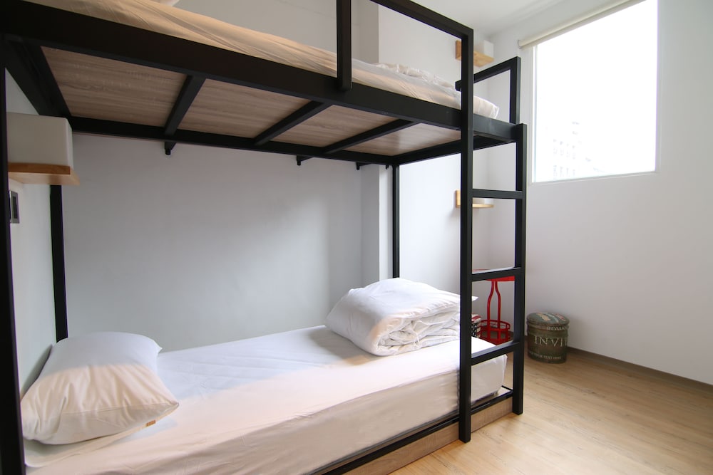 ROOM, TWIN BEDS, BUNK BED