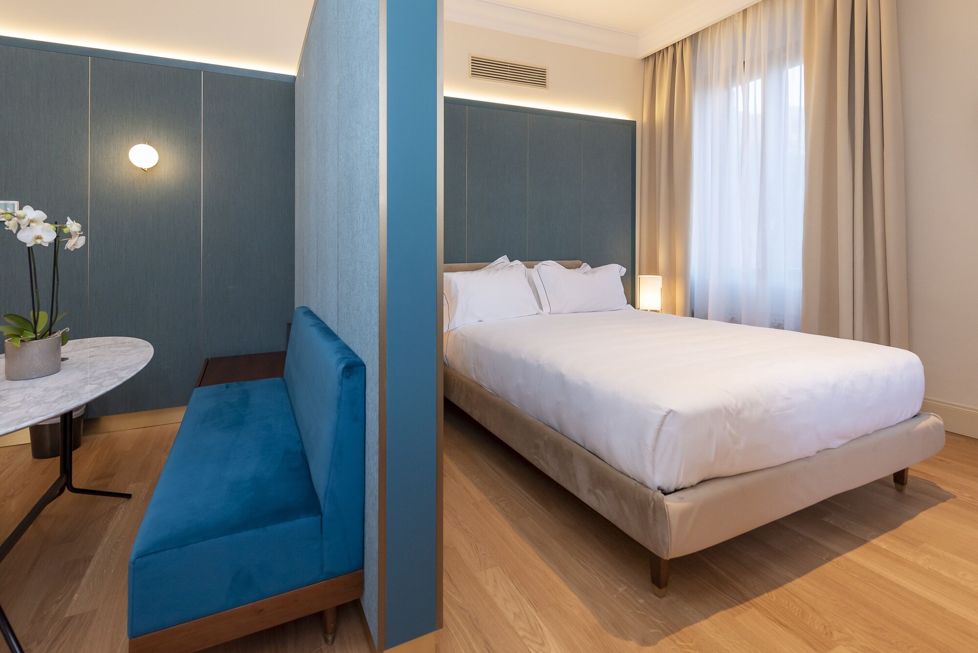 SUPERIOR, SUITE, WITH VIEW